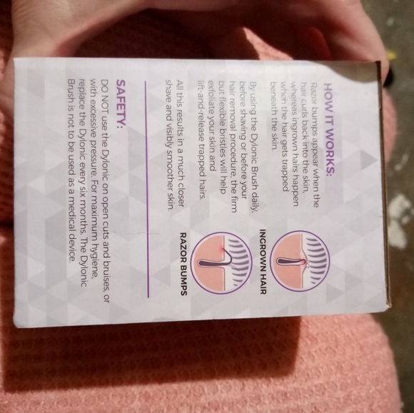 Dylonic exfoliating brush and tweezers set razor bumps and ingrown hairs be gone - Picture 7 of 8